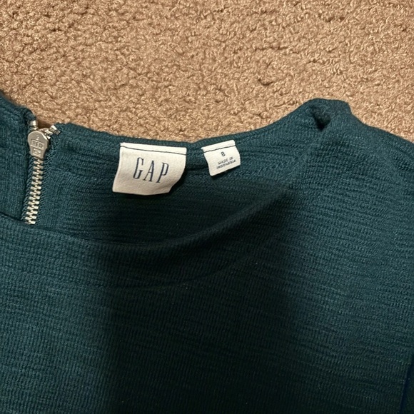 GAP- dress​​​ - Picture 2 of 3